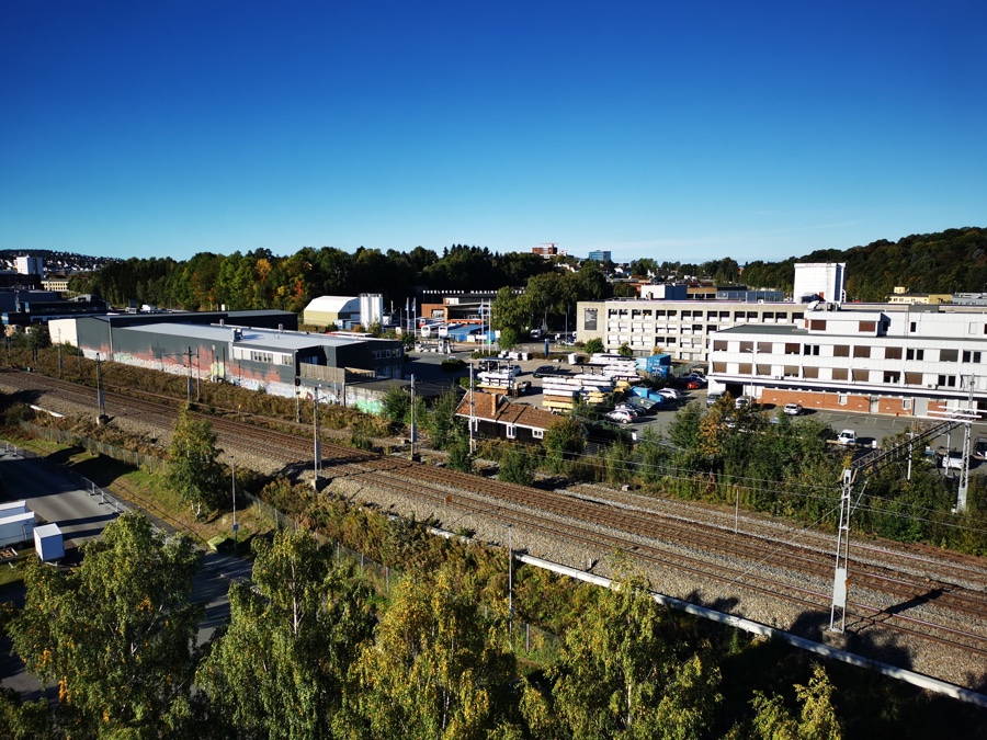 Bilde av jernbanen som går igjennom Breivoll.